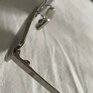 Givenchy | Accessories | Givenchy Speed Sunglasses In  display picture 2